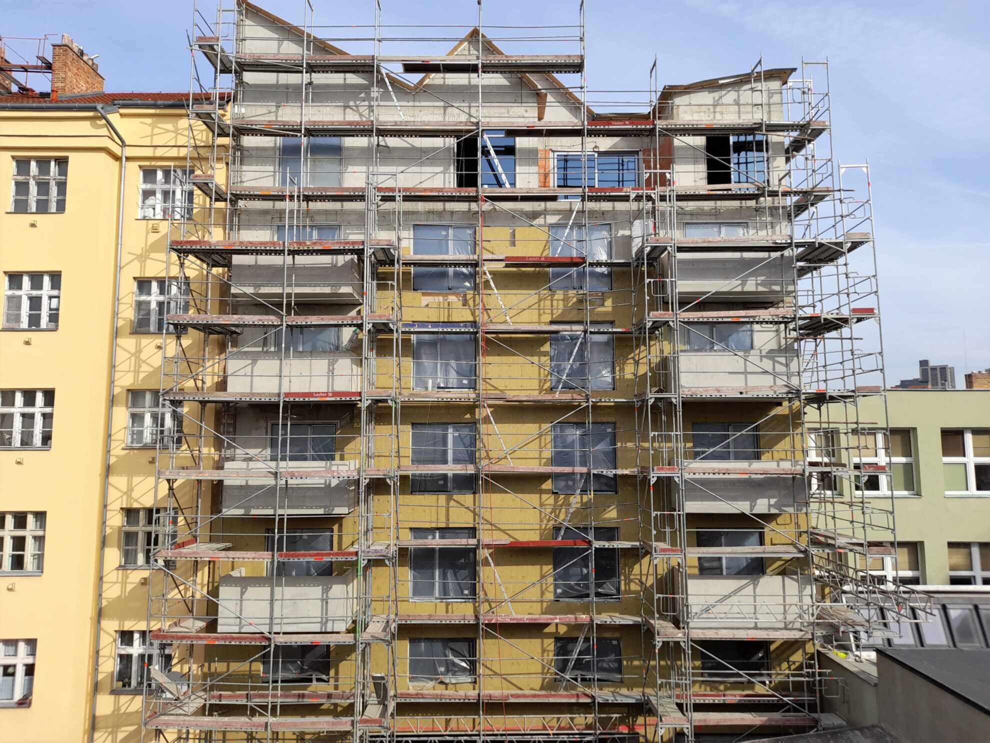 Výstavby projektu Harfa Yard pokračuje
