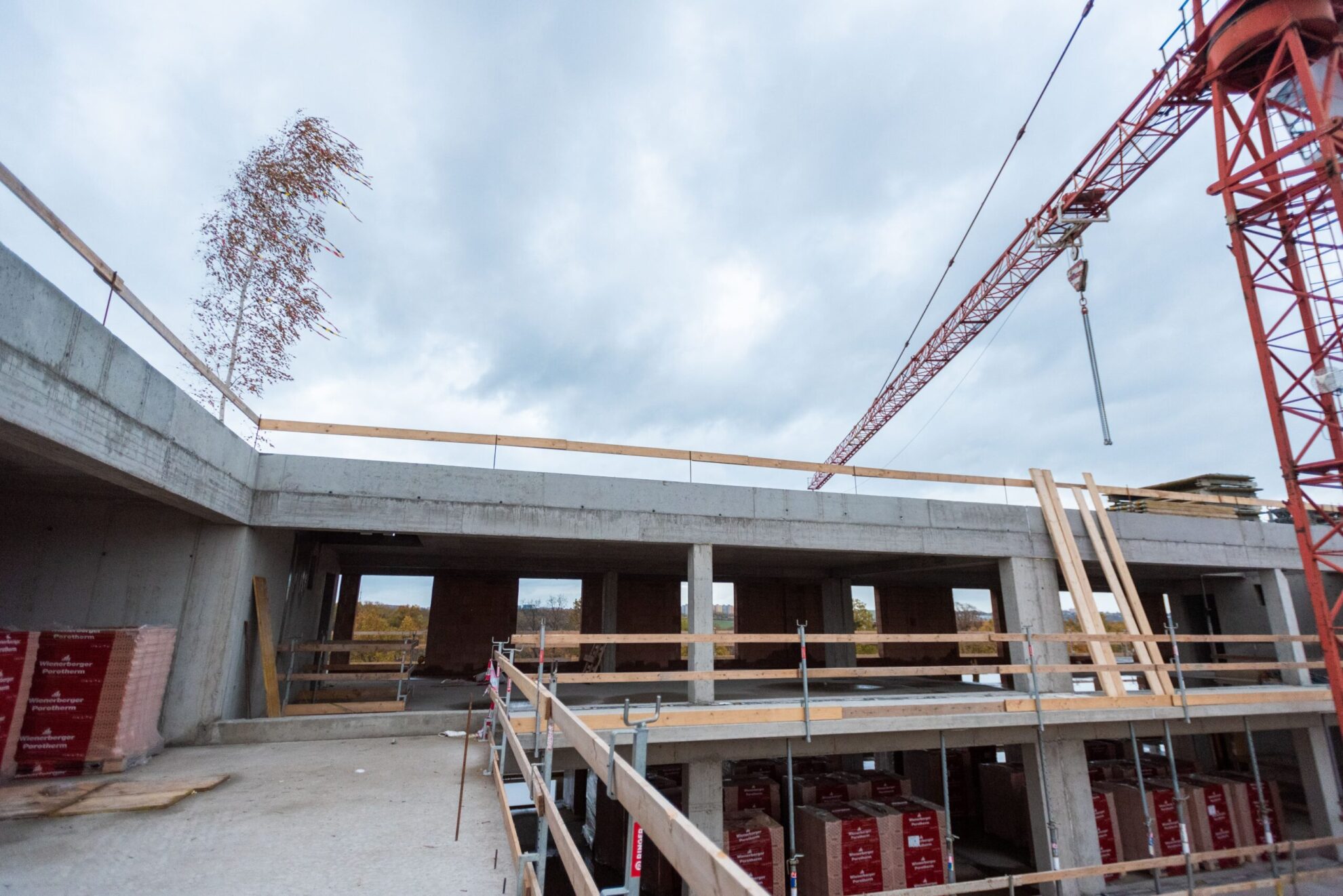 Vztyčení glajchy projektu Zelené kaskády